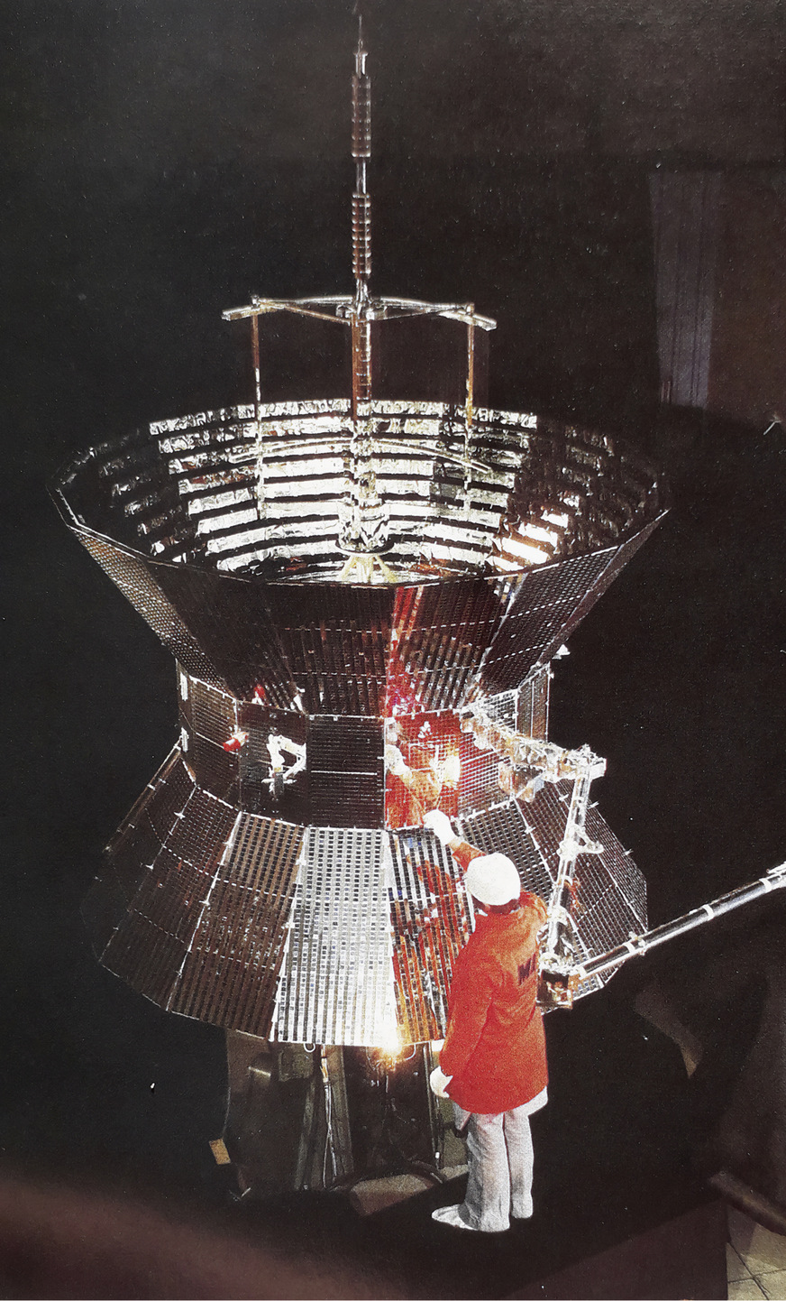 Die Raumsonde Helios wurde mit 2.000 monokristallinen Solarzellen verkleidet.