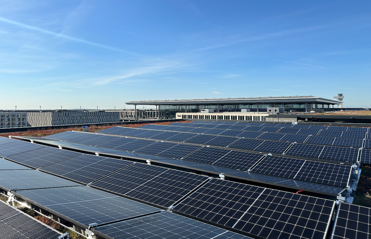 BER: Berliner Flughafen bekommt drei Solardachanlagen