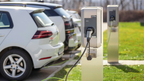Die Ladeleistung jeder einzelnen Säule kann separat eingestellt werden – je nachdem, welche Priorität das Fahrzeug bekommt. - © Foto: Fronius International Die Ladeleistung jeder einzelnen Säule kann separat eingestellt werden – je nachdem, welche Priorität das Fahrzeug bekommt.