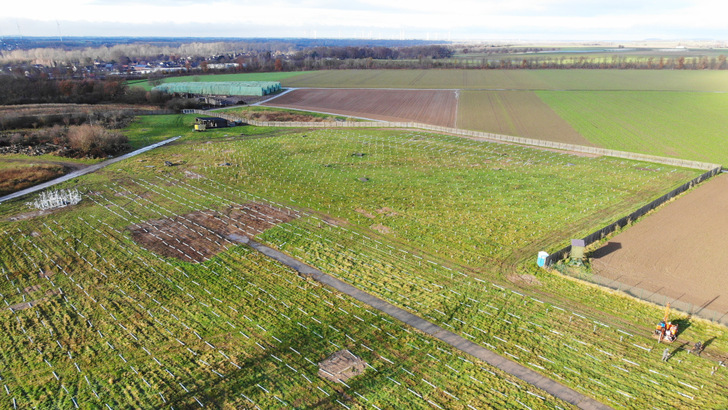 Die restriktiven Vorschriften für Solarparks behindern die solare Energiewende. - © F&S Solar
