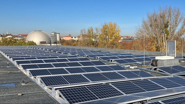 Berliner Stadtwerke Bauen 170 Neue Solaranlagen Auf Bezirkseigenen Dächern