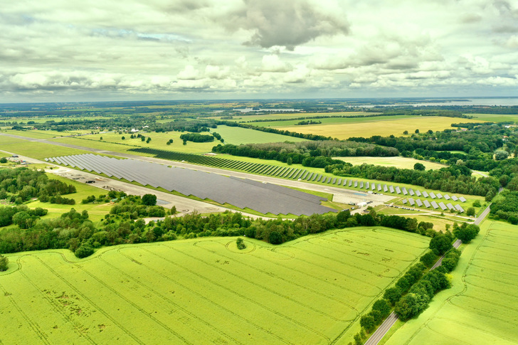 Der Solarpark mit 32 Megawatt kann rechnerisch 10.000 Haushalte versorgen. - © GOLDBECK SOLAR
