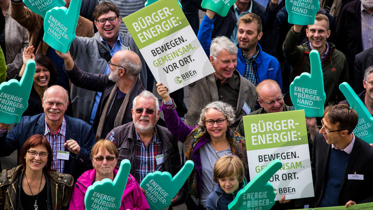 Wie gründe ich eine Bürgerenergiegemeinschaften? Unter anderem dazu können sich Interessanten jetzt beraten lassen. - © Joerg Farys