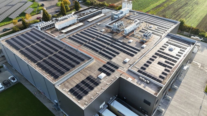 © Eon Mehr als 314 Kilowatt Leistung hat Eon auf das Dach des Produktionsgebäudes von Gustavo Gusto in Artern gebaut.