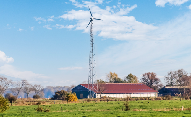 © P. Jüttemann Eine 30 Kilowattanlage bei einem Landwirt in Ostfriesland.