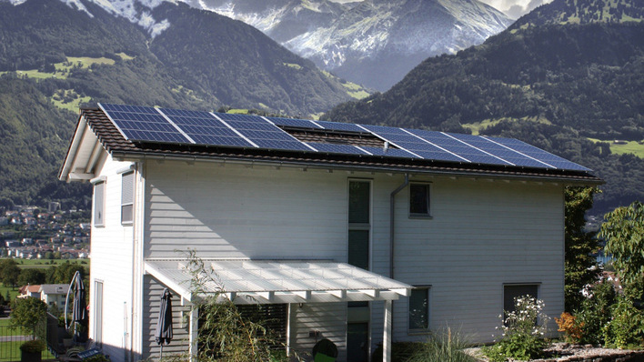 © Sonnenkraft In Österreich sind Solaranlagen mit einer Leistung von 35 Kilowatt von der Mehrwertsteuer befreit. Diese unbürokratische Förderung wird gut angenommen.