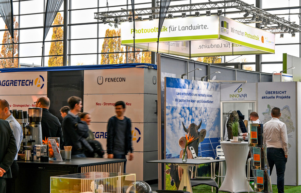 © Foto: Velka Botička Das Interesse an Photovoltaik und Speichern auf der Energy Decentral war groß.