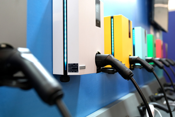 © Solar Promotion Besser mit Ökostrom: The smarter E Europe 2025 stellt das Thema Bidirektionales Laden in den Fokus.