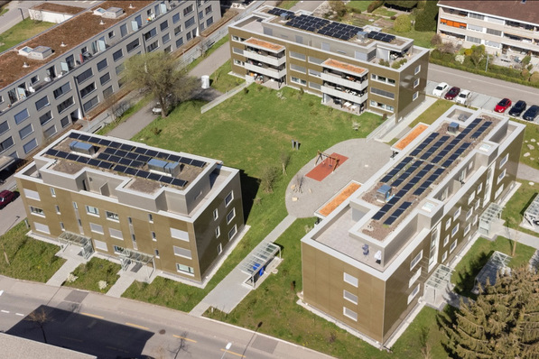 © SKS Architekten AG Solarstrom deckt 79 Prozent des Energiebedarfs der beiden Mehrfamilienhäuser.