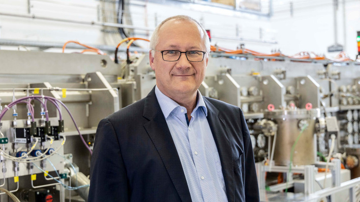 © ZSW Prof. Michael Powalla leitet den Geschäftsbereich Photovoltaik am Zentrum für Sonnenenergie- und Wasserstoff-Forschung (ZSW) in Stuttgart.