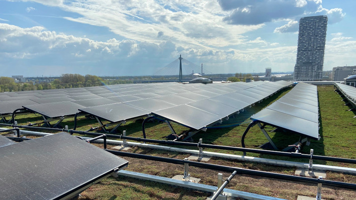© Wagner Solar Die Dachanlage unterstützt die Versorgung des Gebäudes mit Strom und Wärme.