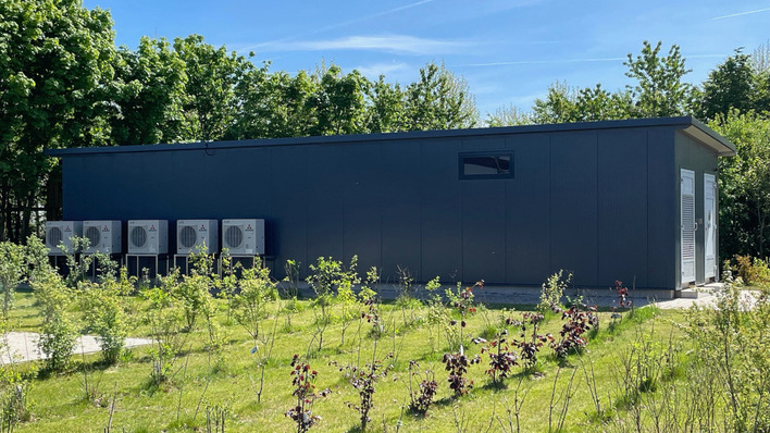 © Sonepar In einem standardisierten Gebäude bringt Hobohtec die gesamten Komponenten für den modularen Großspeicher unter.