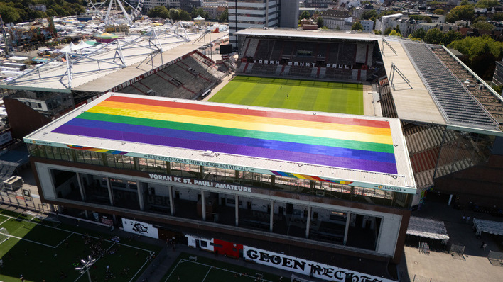 © Lichtblick Die Farbgebung der Module basiert auf einer besonderen Technologie, die hohe Erträge trotz schlechter Ausrichtung zulässt.